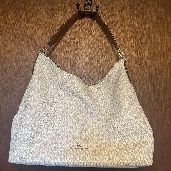 White MK Purse - Picture 1 of 4